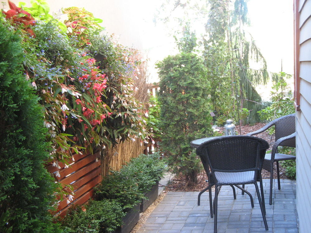 Cormier'S Studio Guest Suites Penticton Exterior foto
