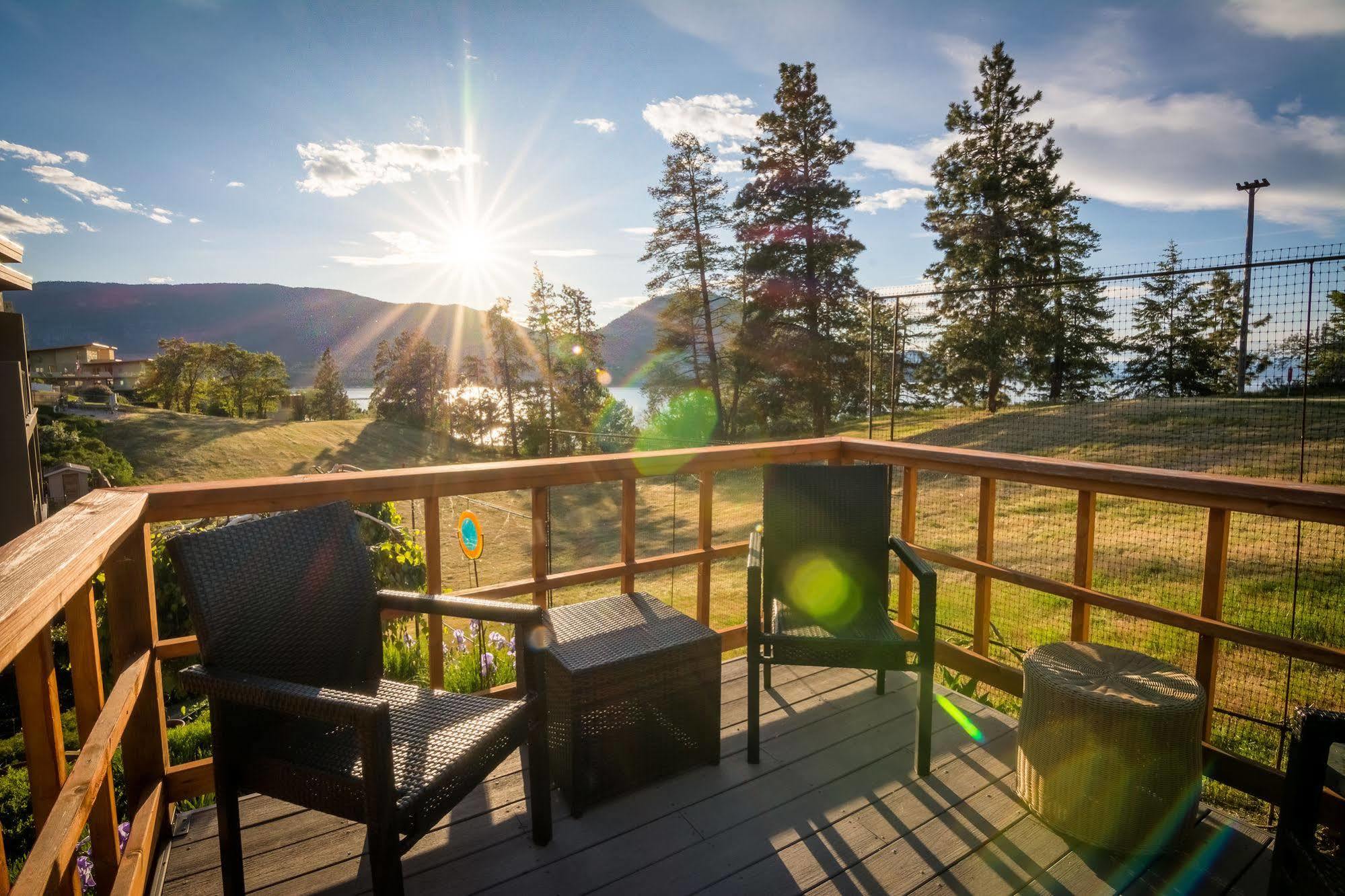 Cormier'S Studio Guest Suites Penticton Exterior foto